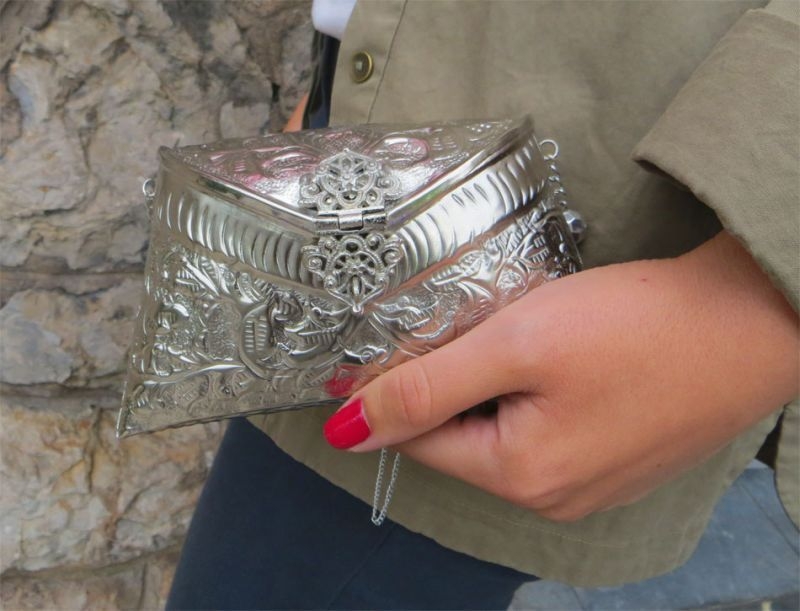 bolso de laton labrado dorado online